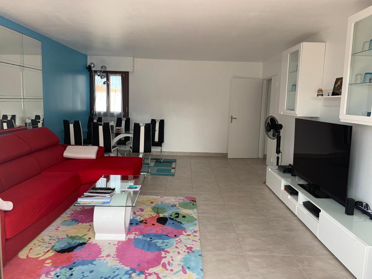 Grand Appartement A Louer Vue Sur Seine Мелён Экстерьер фото